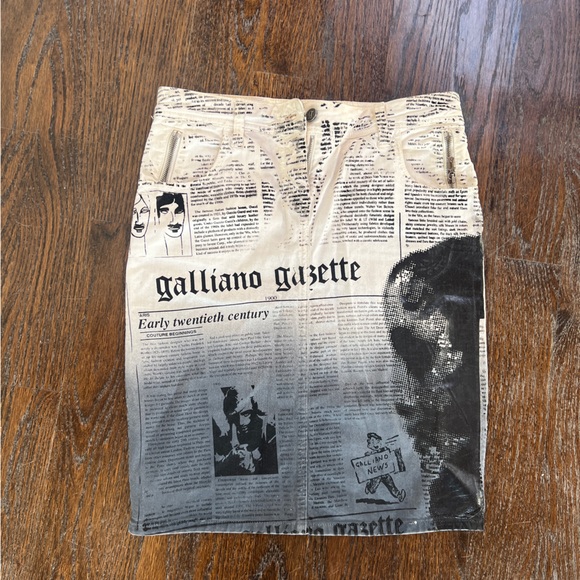 Galliano newspaper print skirt - Picture 2 of 10